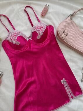 Gilligan & O’Malley Pink Satin Lace Cami Sleep Top Size Medium Y2K Coquette